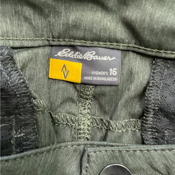 Eddie Bauer like new khaki horizon capri pants size 16 - Picture 6 of 8